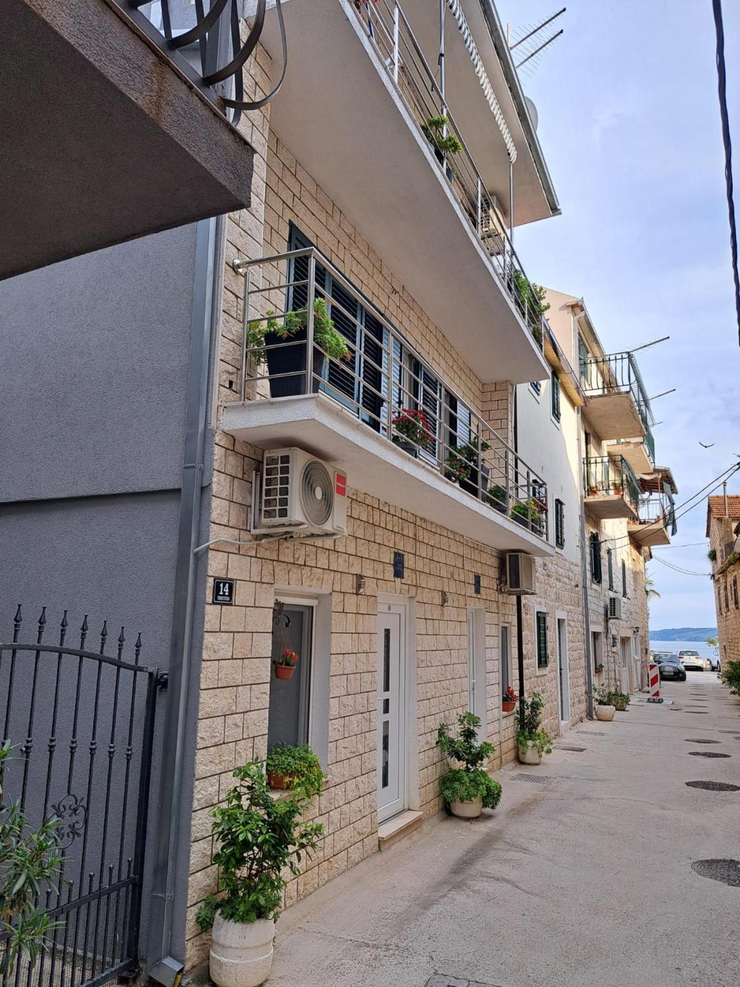 Studio Apartment Legcevic Kaštela Zewnętrze zdjęcie