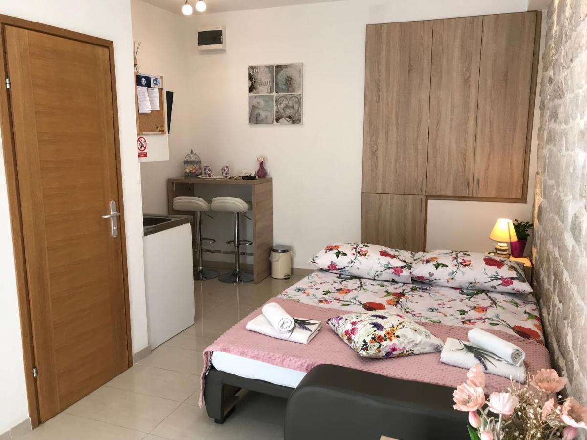 Studio Apartment Legcevic Kaštela Zewnętrze zdjęcie